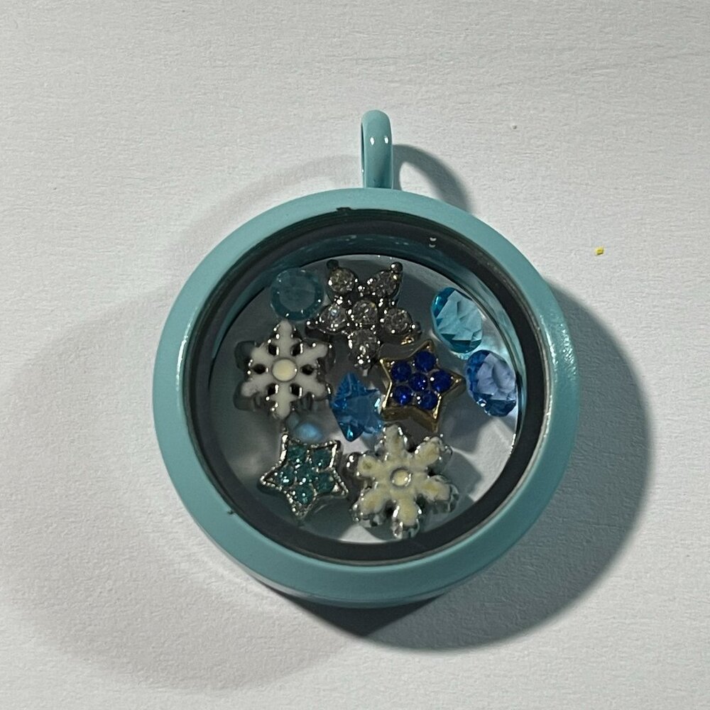 Snowflake Memory Locket w/ 22 in 925 Silver Chain NEW